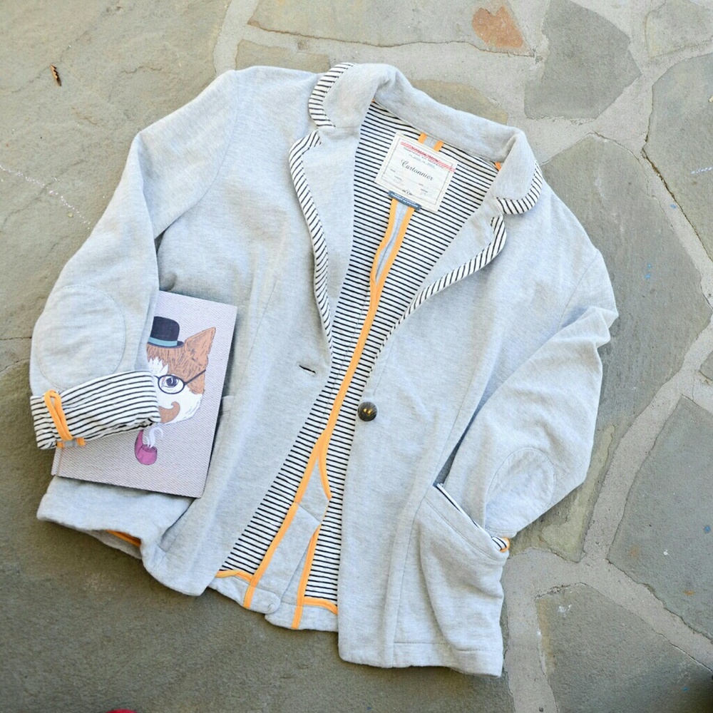 ANTHROPOLOGIE . Grey  knit french chic blazer .