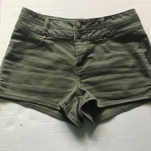 Dark Green "short" Shorts, Size 3