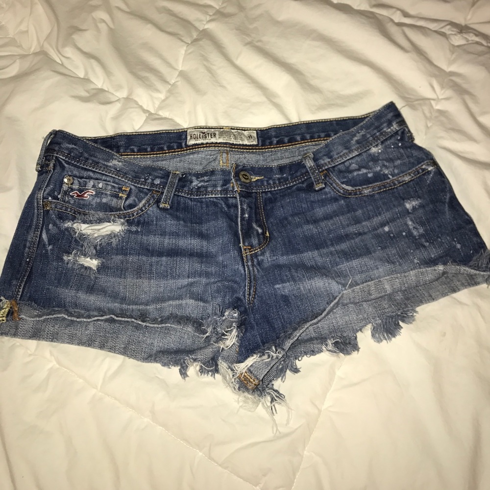 Distressed HOLLISTER shorts