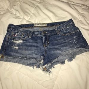 Distressed HOLLISTER shorts