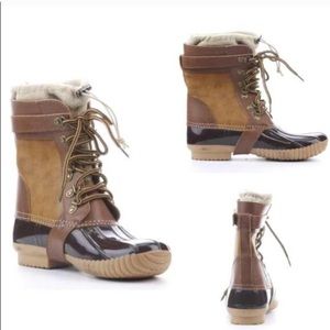 Duck boots