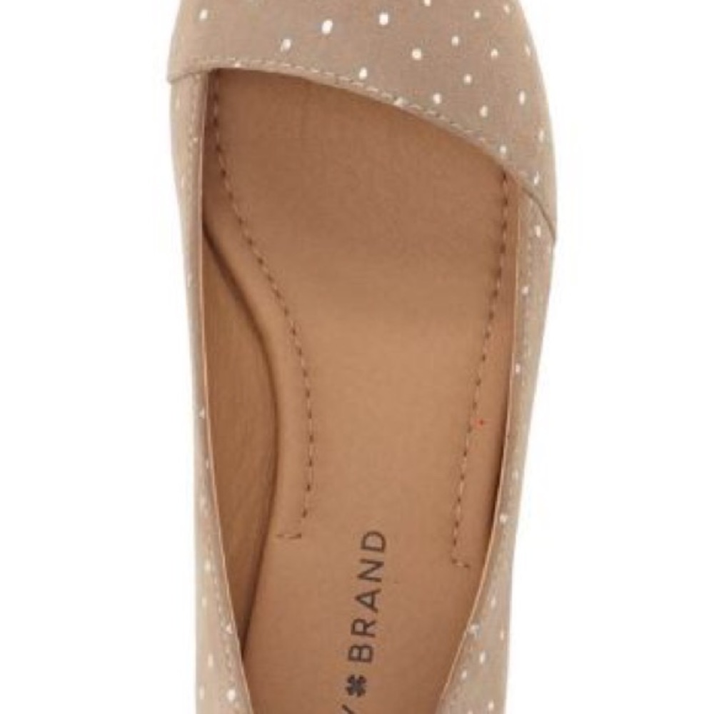 Archh flat in 9.5 by Lucky Brand.  New w/o box