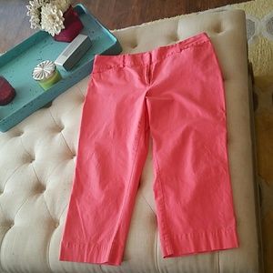 LOFT Julie crop pants in salmon. Size 14