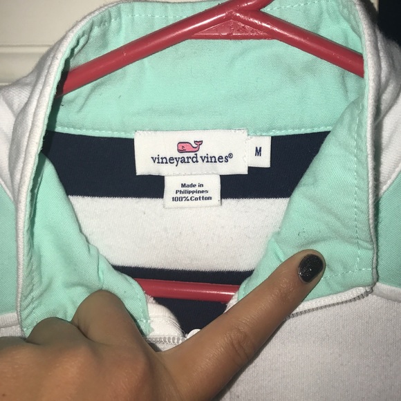 Vineyard Vines pullover - Picture 3 of 3