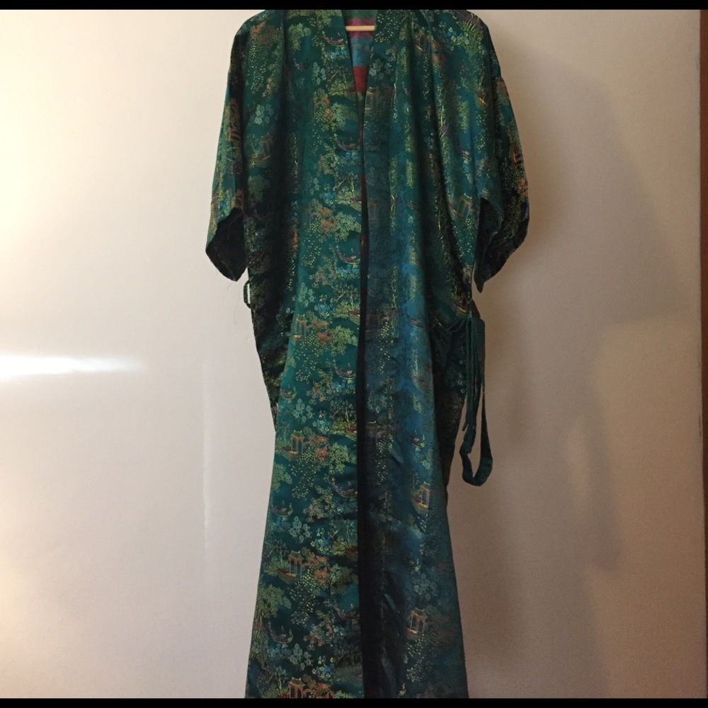 Beautiful, colorful, Chinese print robe