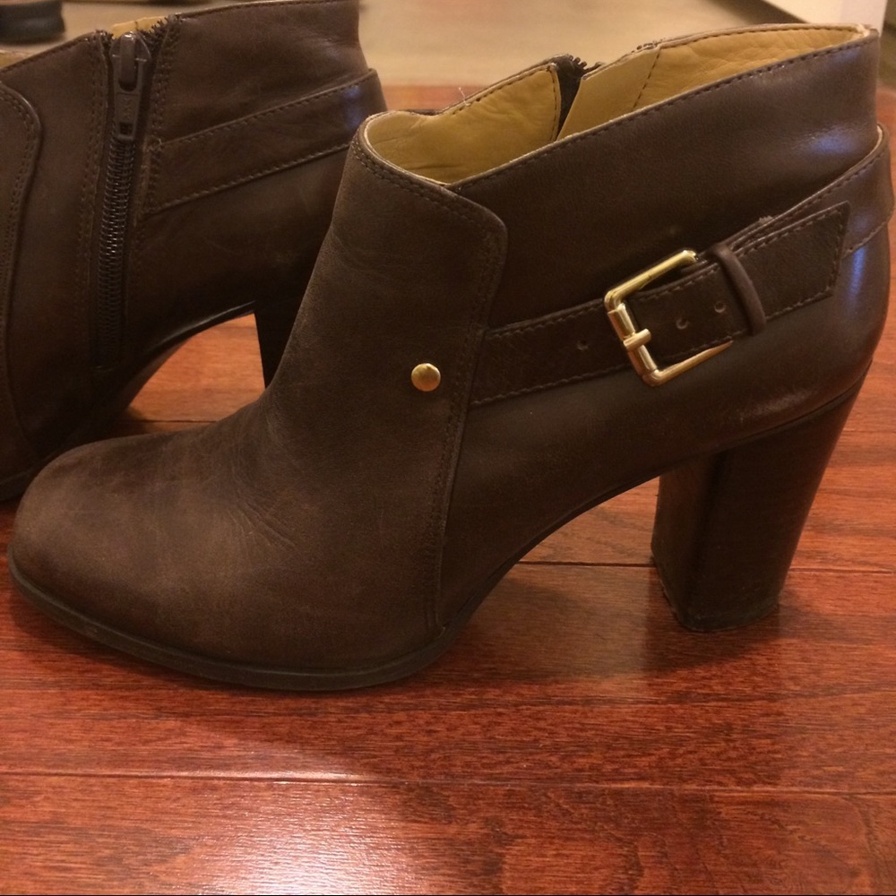 Nine West brown leather booties