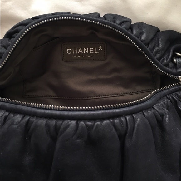 🚫SOLD🚫 AUTHENTIC Beautiful Chanel clutch (rare) - Picture 2 of 8