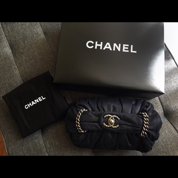 🚫SOLD🚫 AUTHENTIC Beautiful Chanel clutch (rare) - Picture 6 of 8