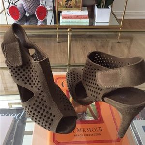 PEDRO GARCIA Perforated Army Green Heeled Sandals