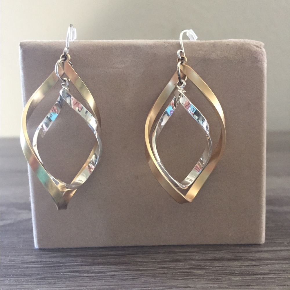 Two tone earrings (gold/silver)