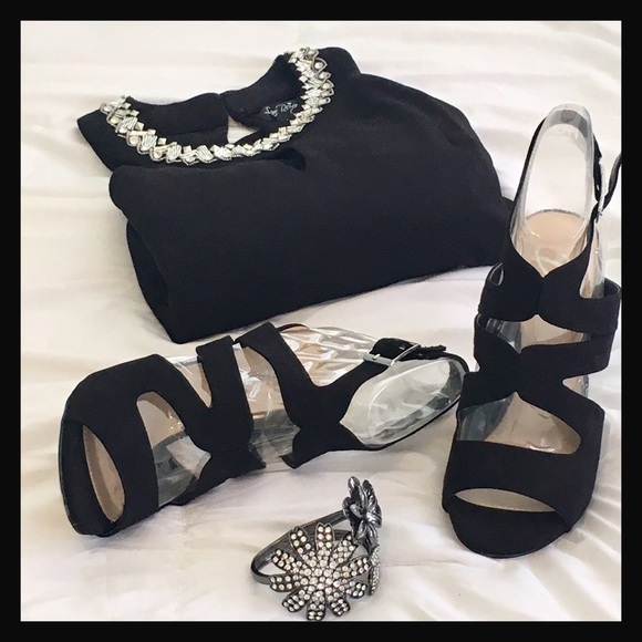 Host Pick5/24 New Black Suede Heels - Picture 4 of 5