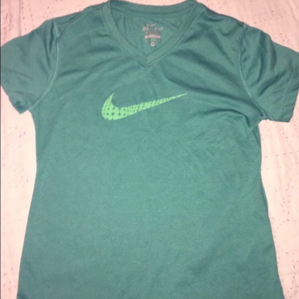 Girls Nike Dri-Fit size Medium