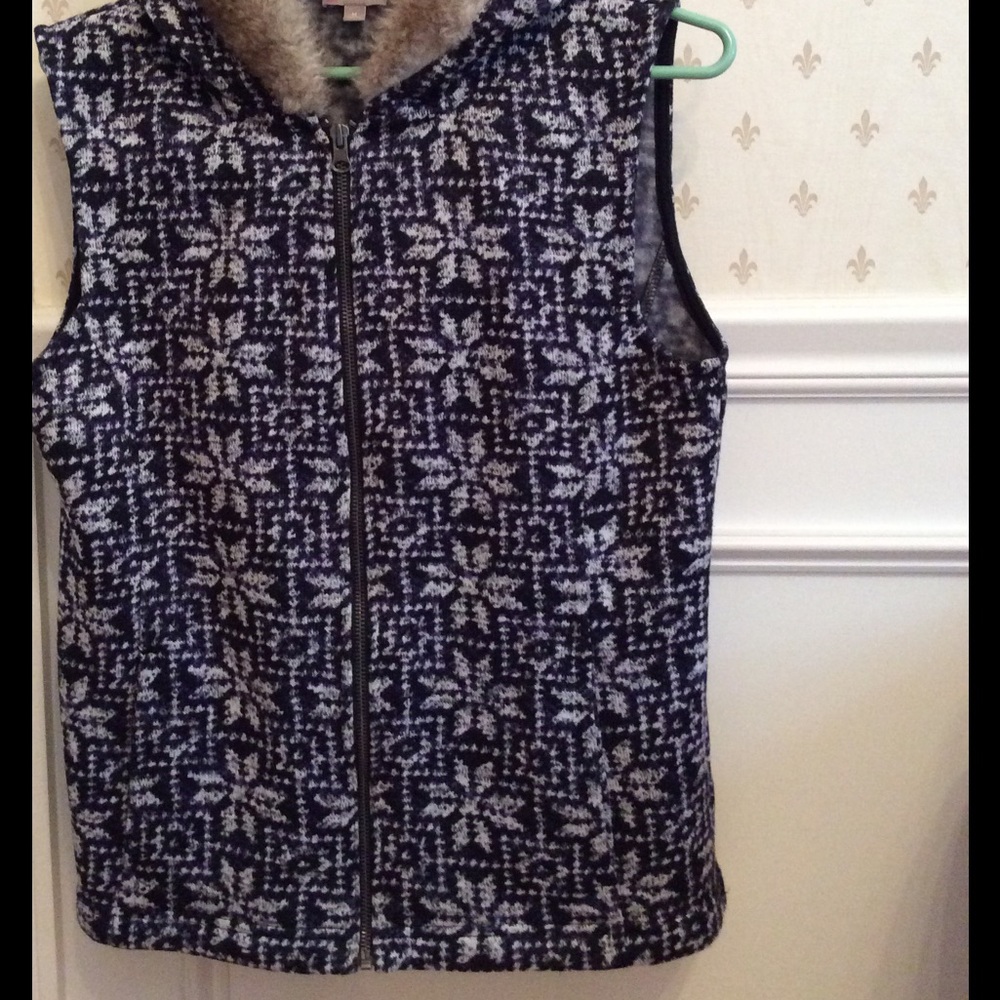 Talbots fur trimmed zip up vest with hood