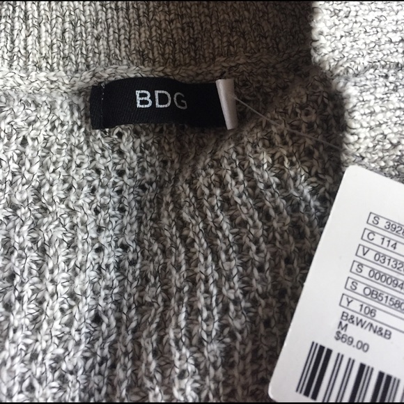 Urban Outfitters Balloon Sleeve Surplice Sweater - Picture 4 of 4