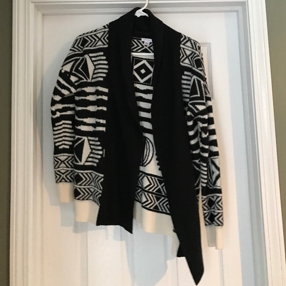 Open front Aztec print sweater - Picture 2 of 4