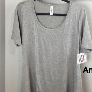 BNWT Lularoe Gray Perfect Tee