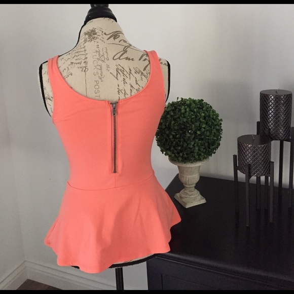 Express Top - Picture 2 of 2