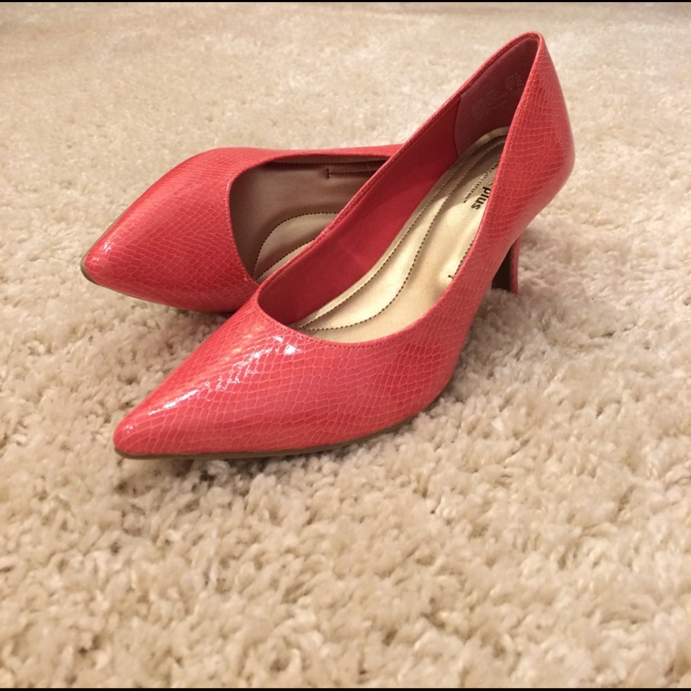 Pink Pointed Heels Size 8! NWOT