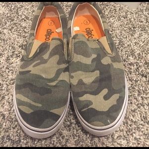 "Vans" type of canvas shoe, Circo brand