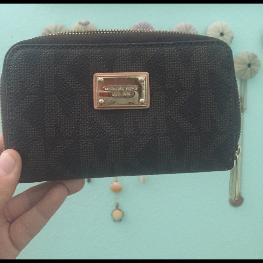 Michael kors brown wallet