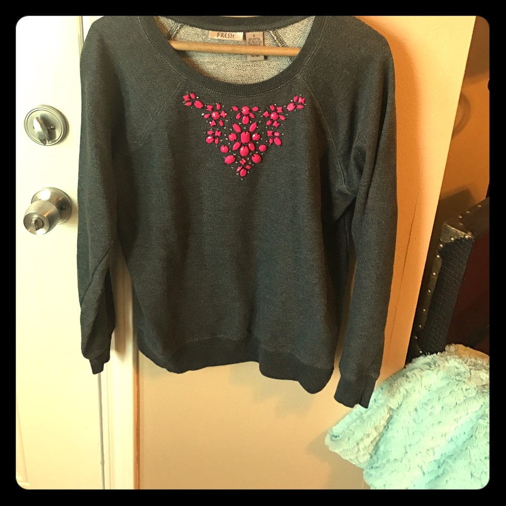 Scoop neck sweater only worn once