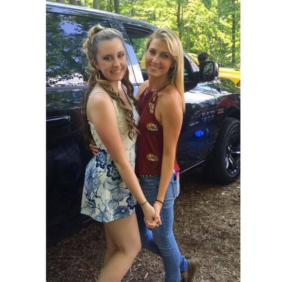 Meet your Posher, Olivia - Picture 1 of 1