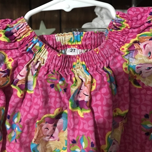 💮Sold💮Adorable handmade Anna and Elsa dress, T - Picture 2 of 8