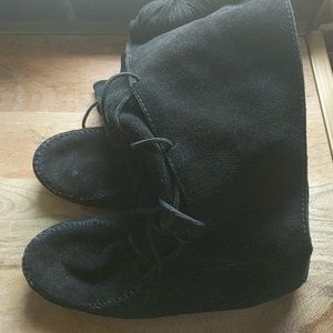 Knee high suede Minnetonka moc boots