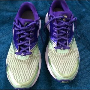 Brooks Launch size 7