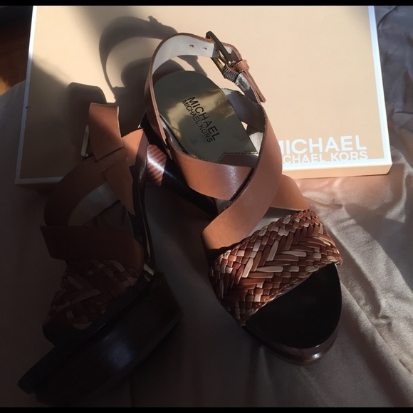 Michael Kors heels - Picture 2 of 4
