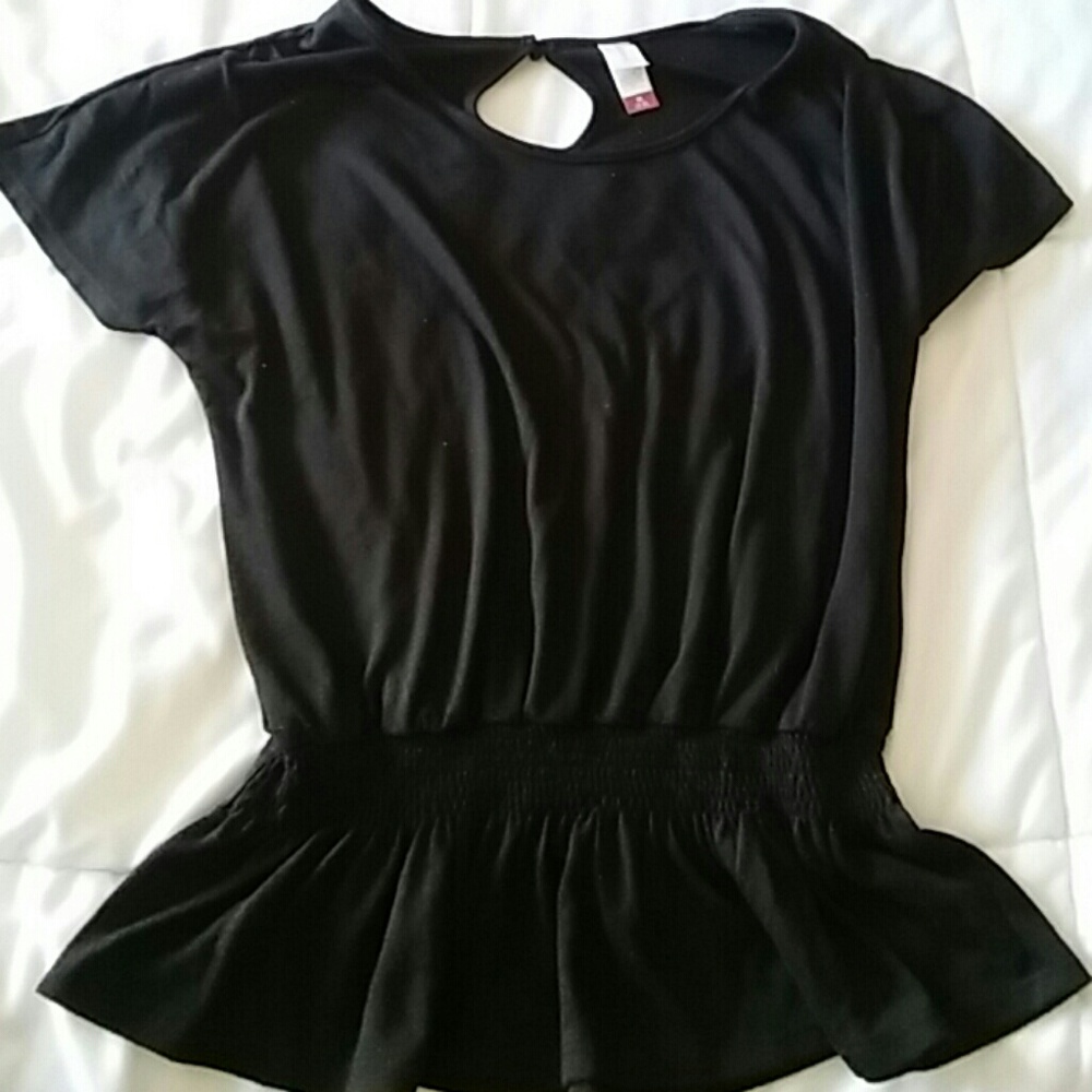 Black short sleeve top