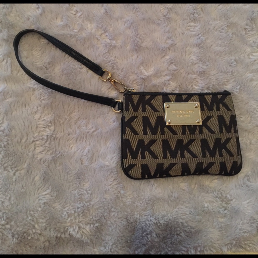 Michael Kors wristlet