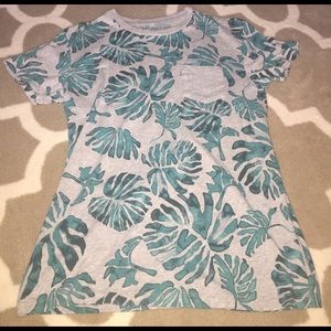 Leaf pattern American Eagle T-Shirt