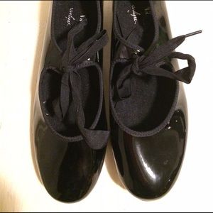 Tap shoes