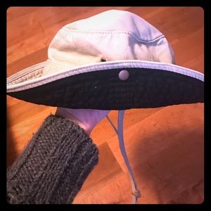 Kids Safari Hat with String.