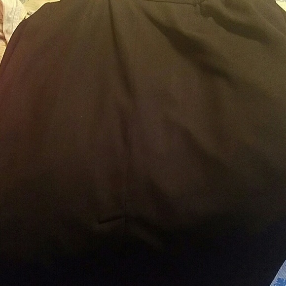 Katen Scott skirt suit - Picture 3 of 3