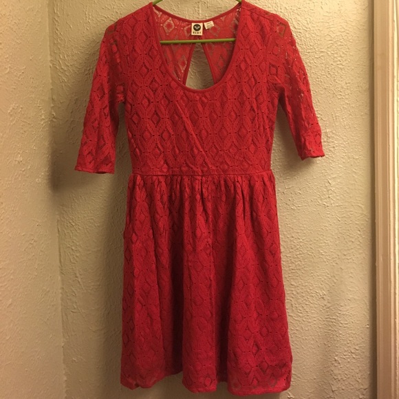 ROXY red pattern dress, M😘 w/ flirty open back🐟 - Picture 4 of 7