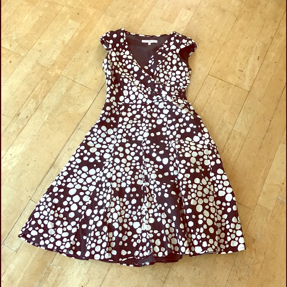 Black & White Evan Picone V-neck Dress