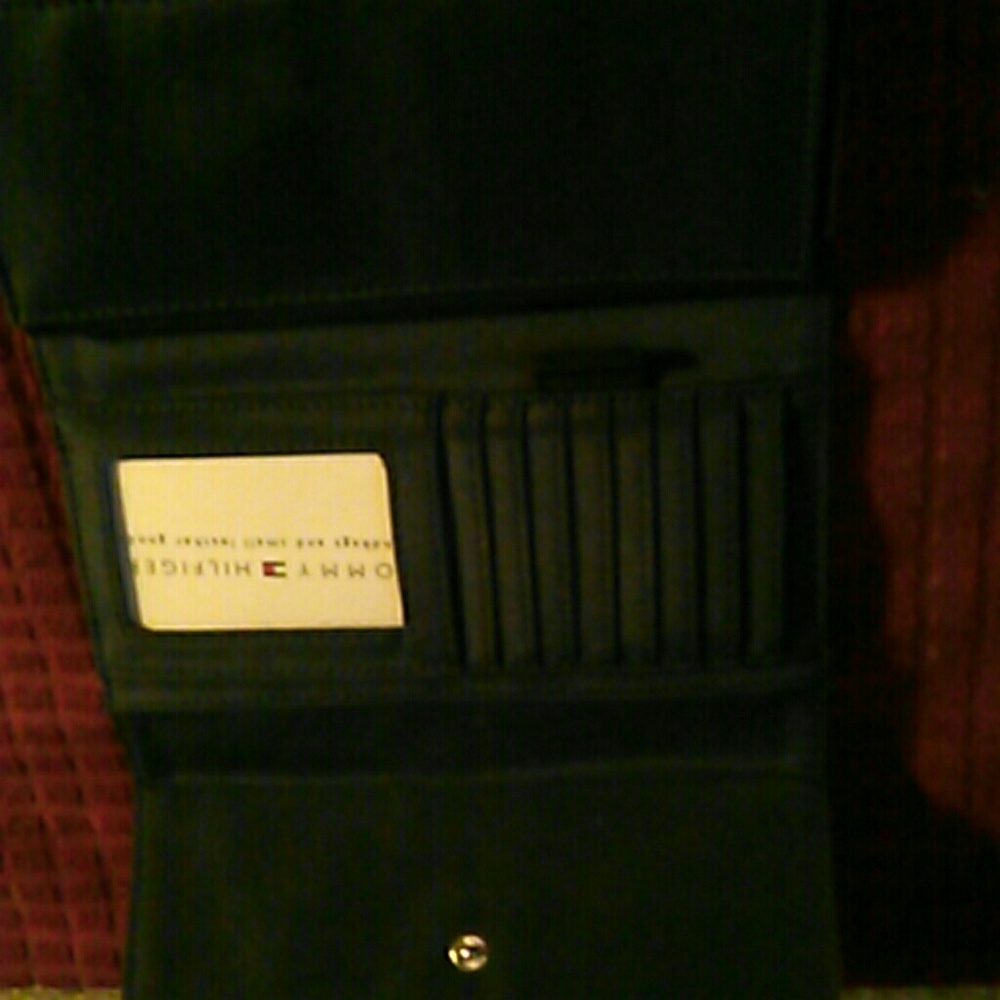 Tommy Hilfiger wallet - Picture 2 of 3