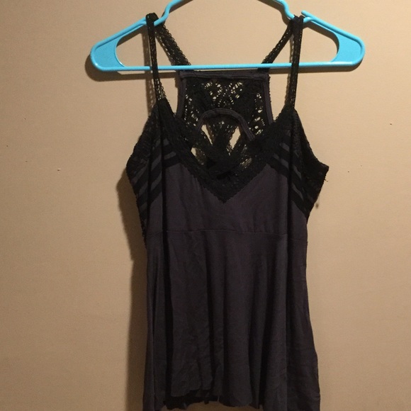 Detailed Black Tank - Picture 1 of 2