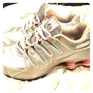 ⭐️ Nike Shox Pink and Silver ⭐️