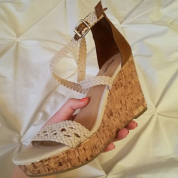Mossimo Wedges!! NEVER WORN - Picture 1 of 3