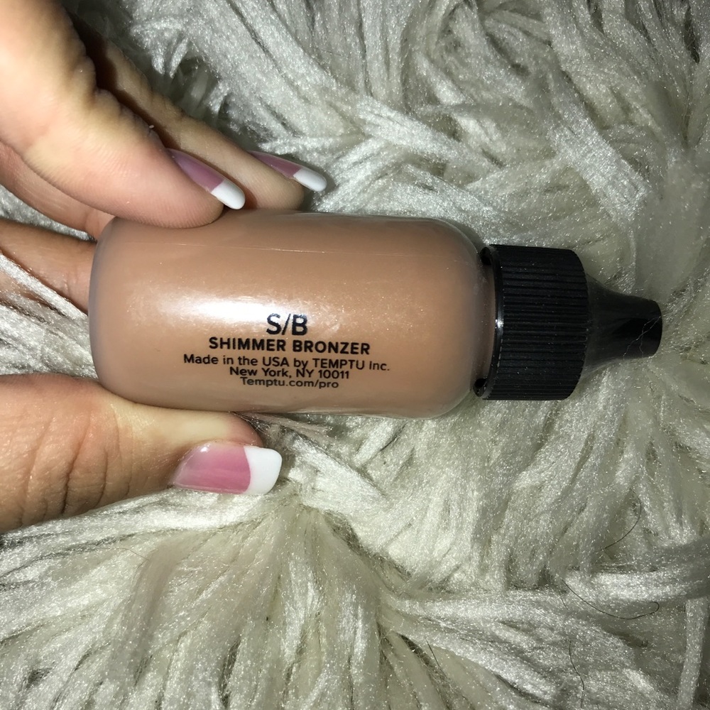 Liquid bronzer - Picture 2 of 2