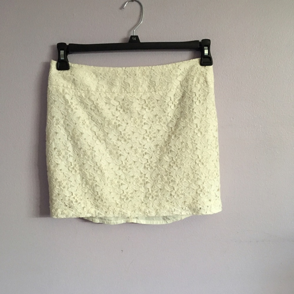 White lace floral mini skirt