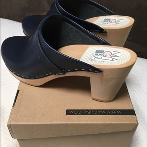 NIB CLOGS Size 9
