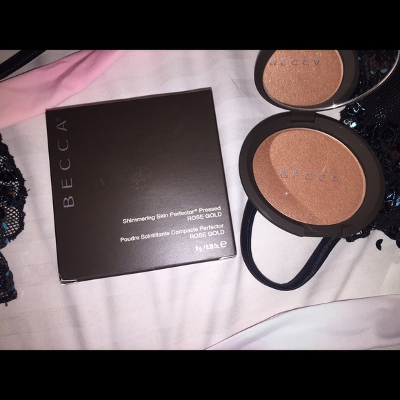 BECCA Highlight in Rosegold - Picture 1 of 3