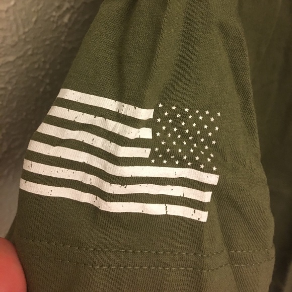 Keep Calm Chive On Dark Green Large T - Picture 4 of 4