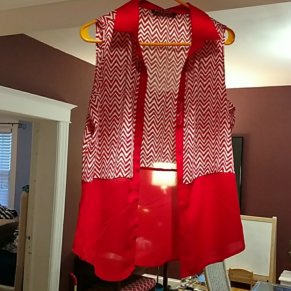 Button down sleeveless shirt