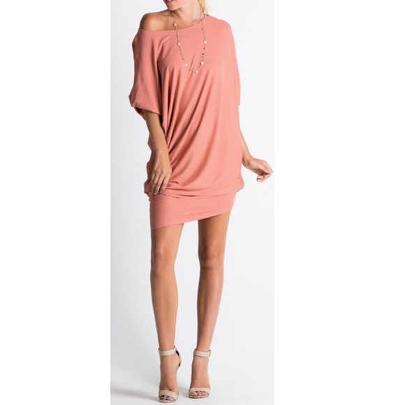 ✅BEAUTIFUL DOLMAN SLEEVE DRESS - Picture 3 of 5