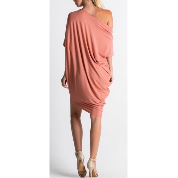 ✅BEAUTIFUL DOLMAN SLEEVE DRESS - Picture 5 of 5